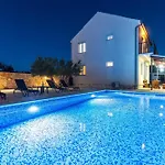 Dom wakacyjny My Dalmatia - Maria With Private Swimming Pool *