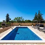Dom wakacyjny My Dalmatia - Maria With Private Swimming Pool