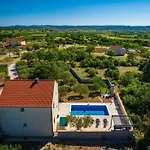 Dom wakacyjny My Dalmatia - Maria With Private Swimming Pool Kakma