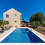 My Dalmatia - Maria With Private Swimming Pool * Kakma