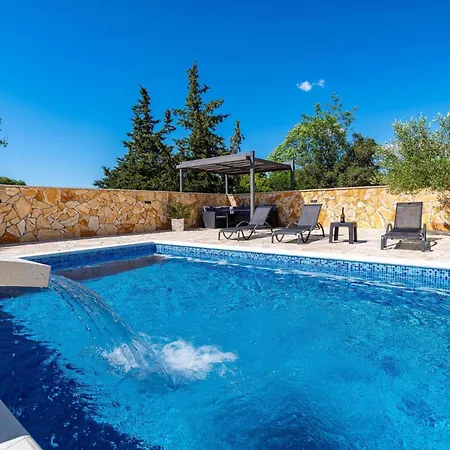 My Dalmatia - Maria With Private Swimming Pool Kakma