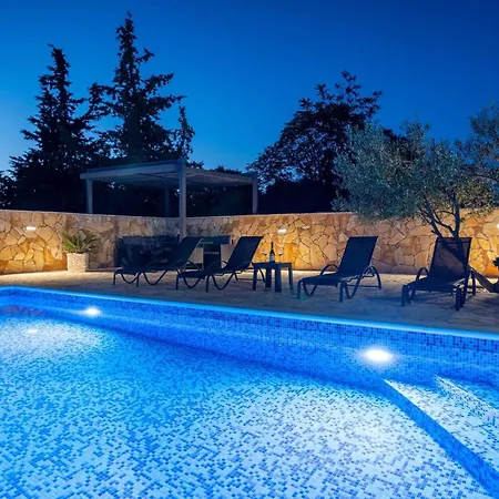 My Dalmatia - Maria With Private Swimming Pool Casa de Férias