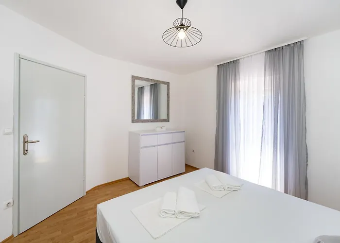 My Dalmatia - Maria With Private Swimming Pool *